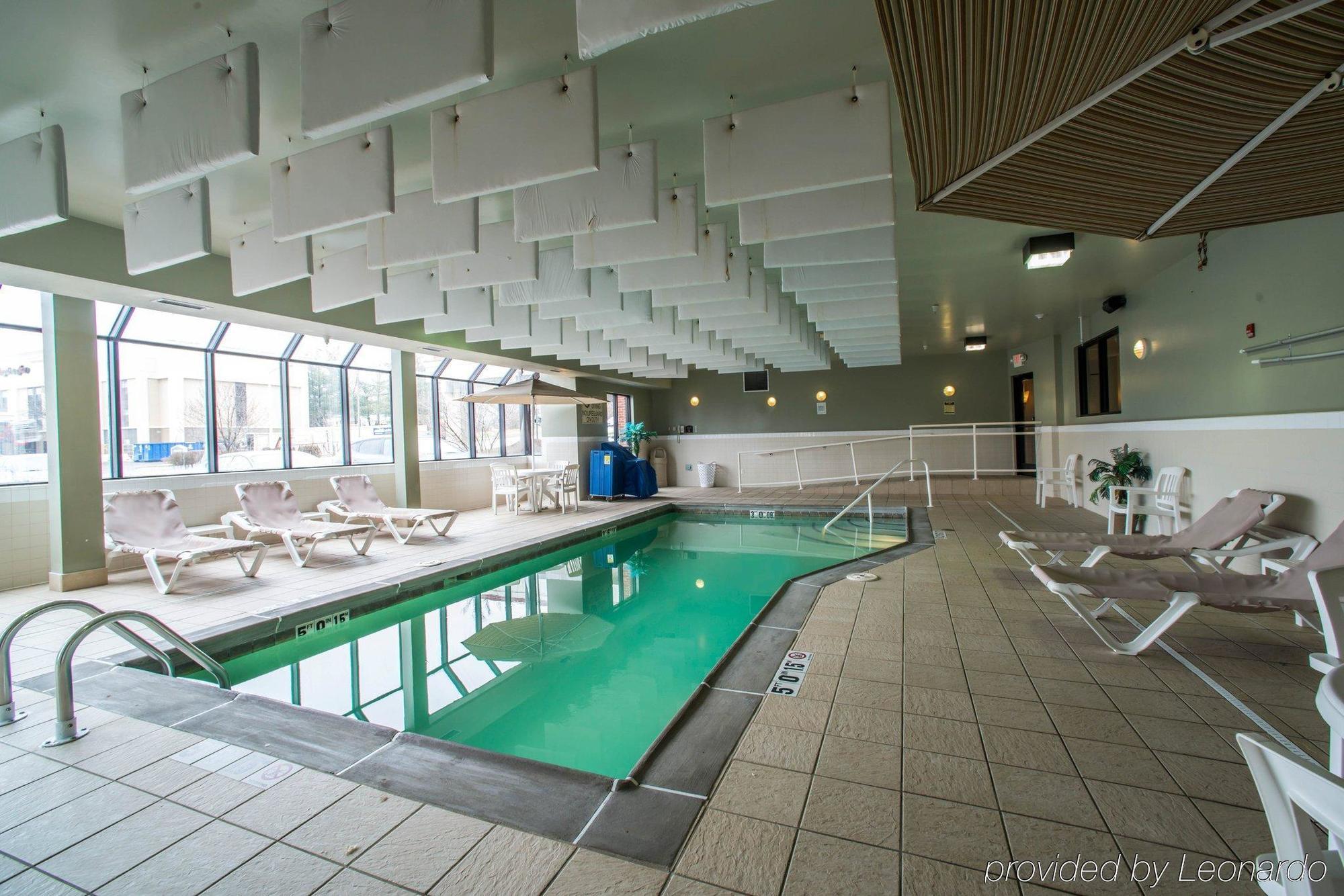 Comfort Hotel Fairview Heights